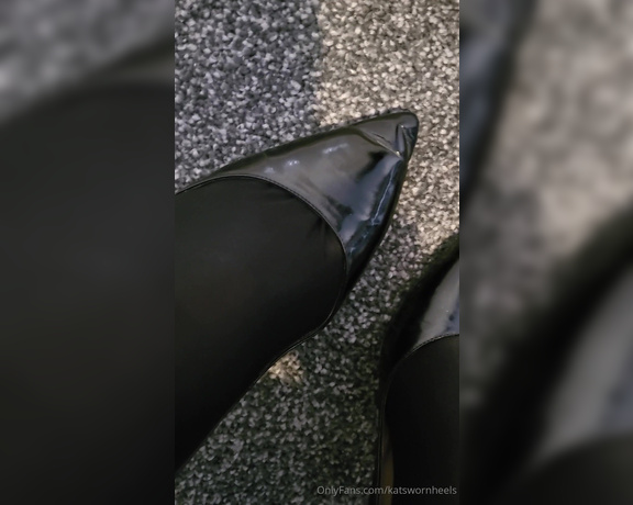 Kats Worn Heels aka katswornheels OnlyFans - Look at those toe creases