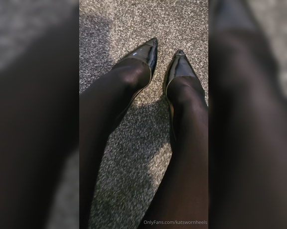 Kats Worn Heels aka katswornheels OnlyFans - Look at those toe creases