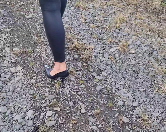 Kats Worn Heels aka katswornheels OnlyFans - Walking on and sinking my vintage nail heels into very thick gravel The soles are