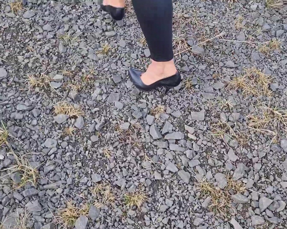 Kats Worn Heels aka katswornheels OnlyFans - Walking on and sinking my vintage nail heels into very thick gravel The soles are