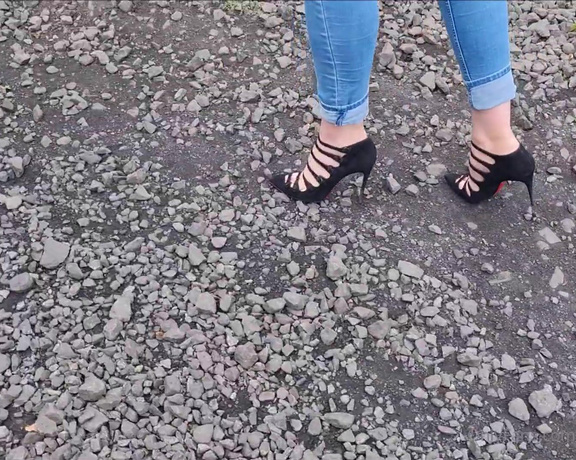 Kats Worn Heels aka katswornheels OnlyFans - When you take a wrong turn and find yourself walking down an almost unwalkable gravel track,