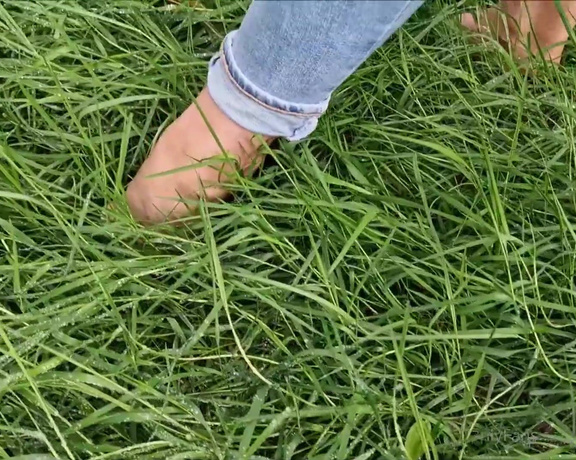 Kats Worn Heels aka katswornheels OnlyFans - Lets start by sinking the heels into the wet grass that should mess up the suede