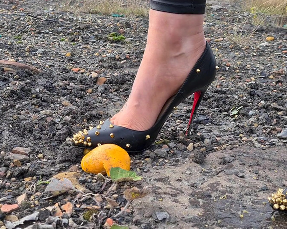 Kats Worn Heels aka katswornheels OnlyFans - Watch me stomp all over this orange in my Louboutin Degraspikes Bet you wish it was