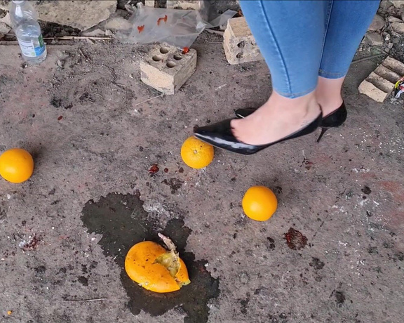 Kats Worn Heels aka katswornheels OnlyFans - Watch me crush these oranges under my sexy Patent Louboutins