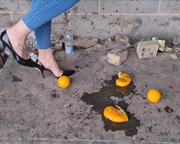 Kats Worn Heels aka katswornheels OnlyFans - Watch me crush these oranges under my sexy Patent Louboutins