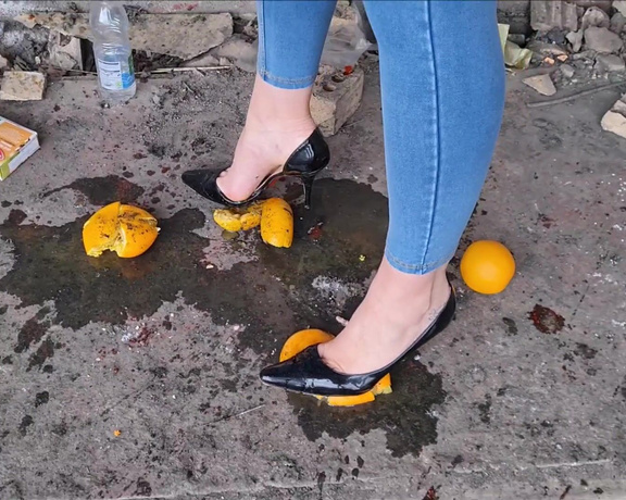 Kats Worn Heels aka katswornheels OnlyFans - Watch me crush these oranges under my sexy Patent Louboutins