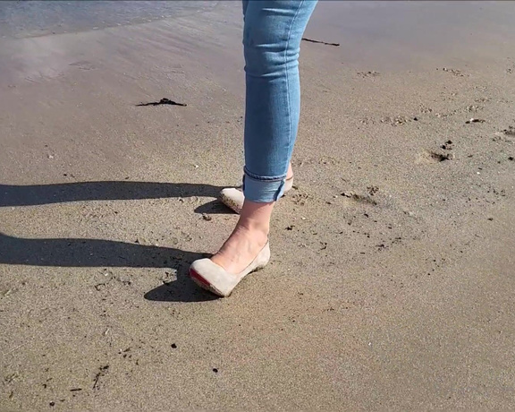 Kats Worn Heels aka katswornheels OnlyFans - Taking a brand new pair of metal heeled, suede Louboutins to the beach for their first