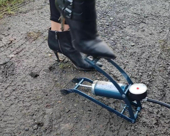 Kats Worn Heels aka katswornheels OnlyFans - Dont you just hate it when you get a flat tyre