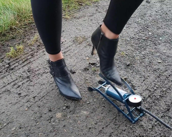 Kats Worn Heels aka katswornheels OnlyFans - Dont you just hate it when you get a flat tyre