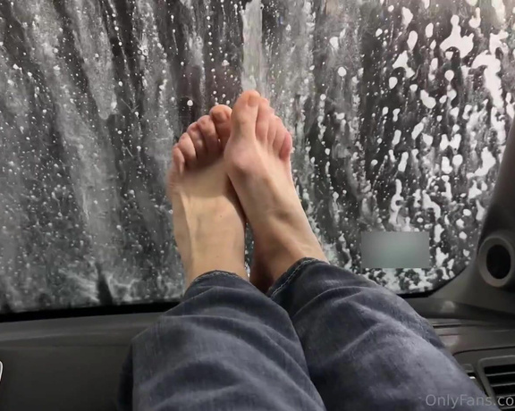 SoleMate91 aka solemate91 OnlyFans - Do you think the car wash guy was interested Should I offer to let him smell