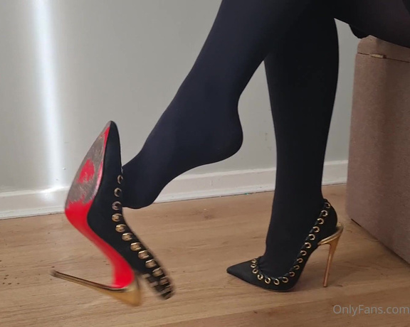 Kats Worn Heels aka katswornheels OnlyFans - One of my all time favourite pairs of Louboutins Dangling, shoeplay and dipping in my Suede