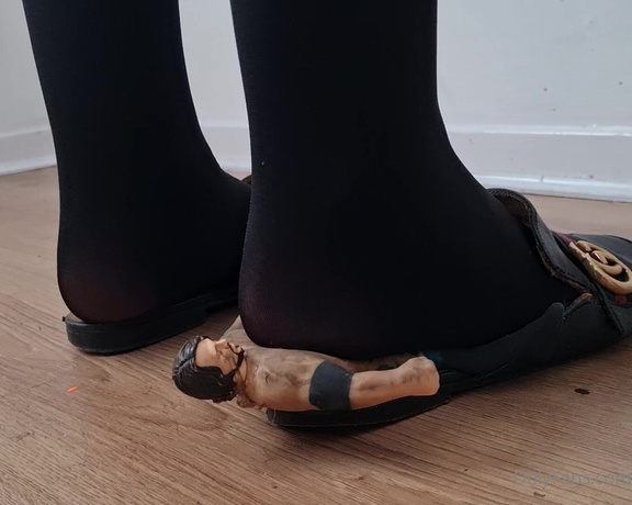 Kats Worn Heels aka katswornheels OnlyFans - Something for the flats mule lovers out there, 2 crushing clips In part 1 I place