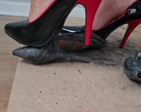 Kats Worn Heels aka katswornheels OnlyFans - Following on from yesterdays destruction of the Faith heels, I now switch to a pair