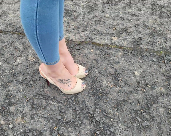 Kats Worn Heels aka katswornheels OnlyFans - I love how my heels look in slingbacks hope my strap doesnt slip