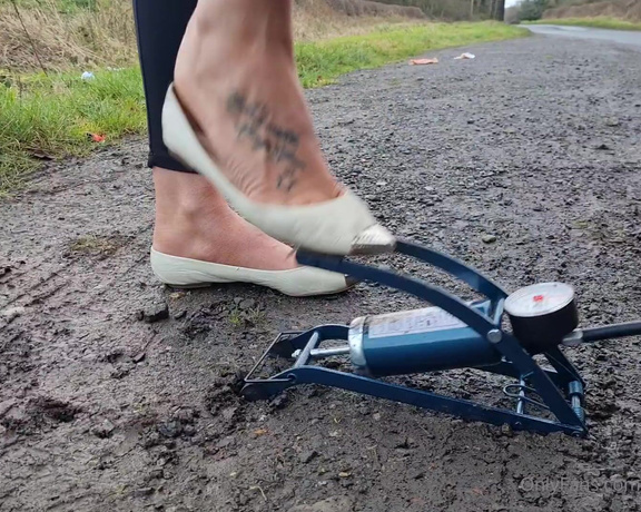 Kats Worn Heels aka katswornheels OnlyFans - Switching to my sexy thin white flats to finish pumping up my tyre