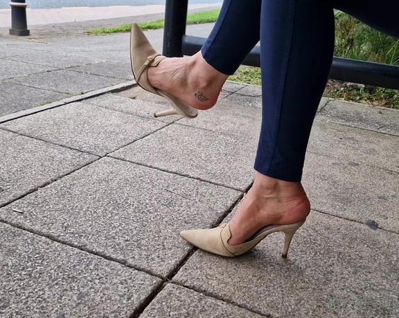 Kats Worn Heels aka katswornheels OnlyFans - My stiletto mules turned a few heads