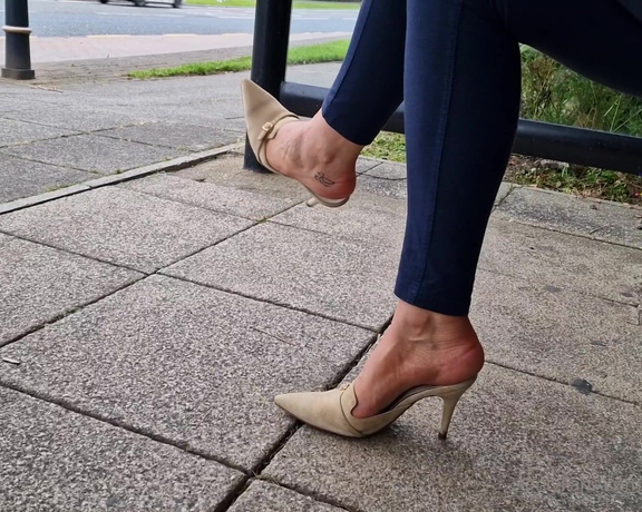 Kats Worn Heels aka katswornheels OnlyFans - My stiletto mules turned a few heads