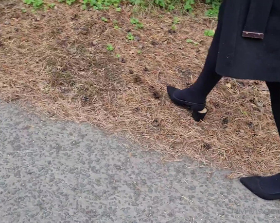 Kats Worn Heels aka katswornheels OnlyFans - NOW SOLD Watch me out for a country walk in my slingback heels, getting them nice