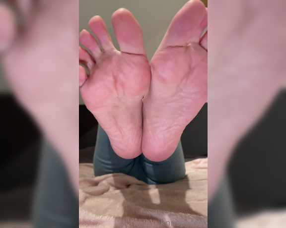 Knuspi-feet aka knuspi-feet OnlyFans - Feetknuspi feet 2797383661) My feet come close and closer to your face But you’re not permitted to touch them