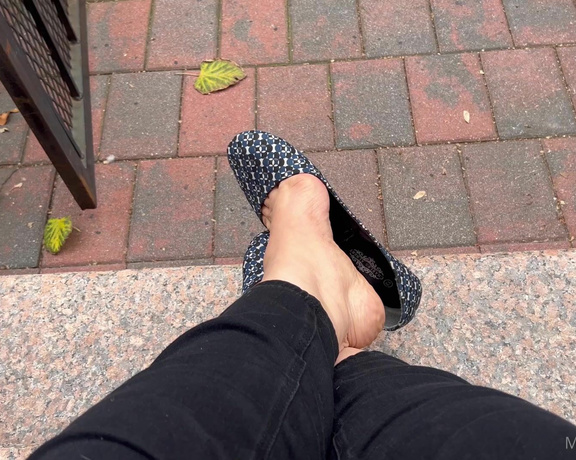 Lucy Beast NYC aka mslucybeastnyc OnlyFans - Patiently waiting outside with my flats…