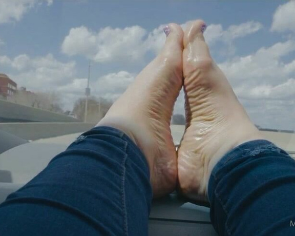 Lucy Beast NYC aka mslucybeastnyc OnlyFans - What would you do if you saw my feet on the dashboard pass you