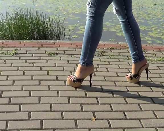 Madiheels aka madiheels OnlyFans - Summer walk