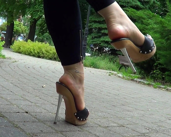 Madiheels aka madiheels OnlyFans - High Heels Goddess