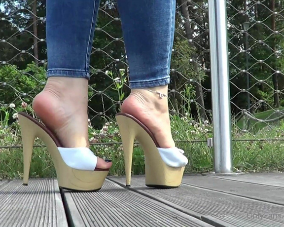 Madiheels aka madiheels OnlyFans - Summer high heels  6inch clogs style mules I tempt with my sexy feet