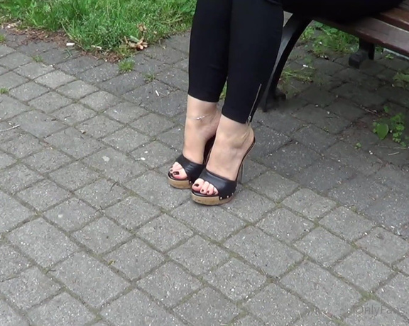 Madiheels aka madiheels OnlyFans - Sexy wooden heels and sexy feet  sexy walk in the park