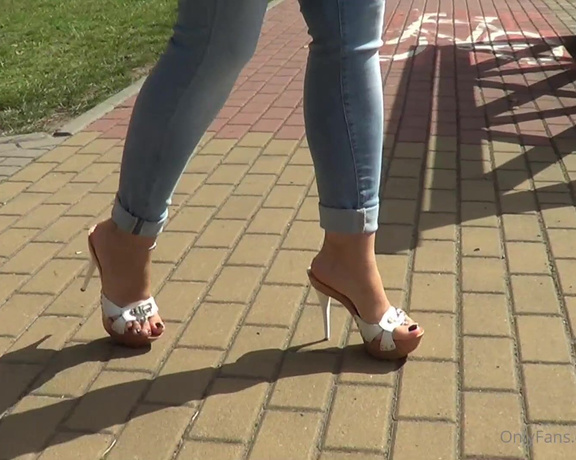 Madiheels aka madiheels OnlyFans - Summer walk in my sexy Gianmarco Lorenzi high heels