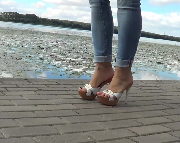 Madiheels aka madiheels OnlyFans - Summer walk in my sexy Gianmarco Lorenzi high heels