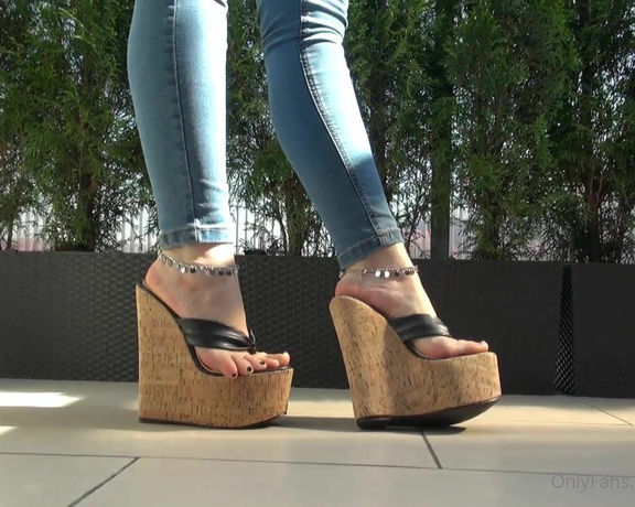 Madiheels aka madiheels OnlyFans - Platform flip flops