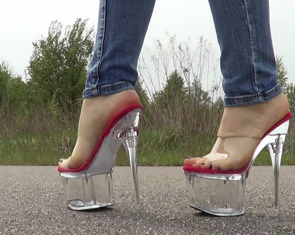 Madiheels aka madiheels OnlyFans - Walk in stripper high heels  Im showing off my sexy feet again