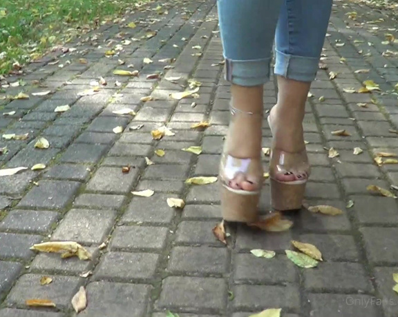 Madiheels aka madiheels OnlyFans - 7inch cork wedges 15 minutes video