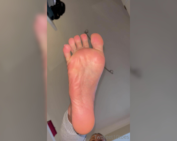 Miss Emma Rose aka emmaemmarose OnlyFans - Your the perfect size for these soles to squash