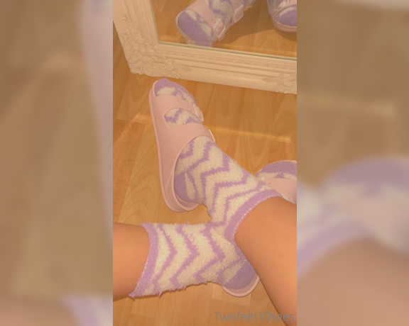 Miss Emma Rose aka emmaemmarose OnlyFans - Cleaning the house in bed socks = the most sweatiest feet ever