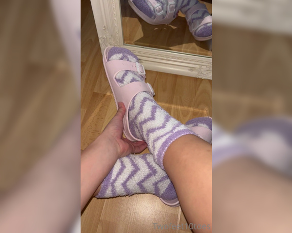 Miss Emma Rose aka emmaemmarose OnlyFans - Cleaning the house in bed socks = the most sweatiest feet ever