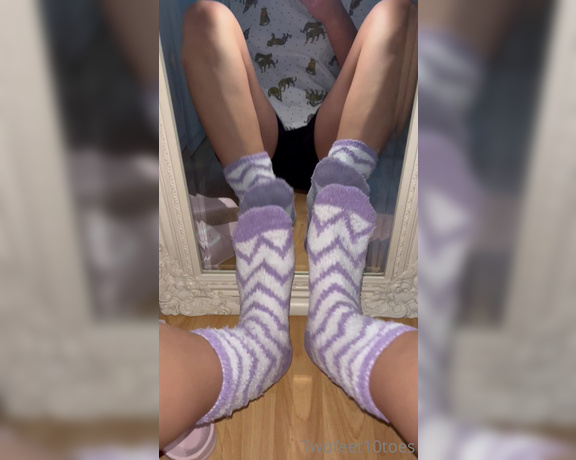 Miss Emma Rose aka emmaemmarose OnlyFans - Cleaning the house in bed socks = the most sweatiest feet ever