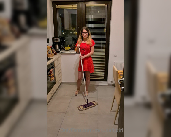 Miruna Fit Girl aka mirunafitgirl OnlyFans - ROLEPLAYPart II Me as a Housekeeper cleaning the kitchen and being dissatisfied