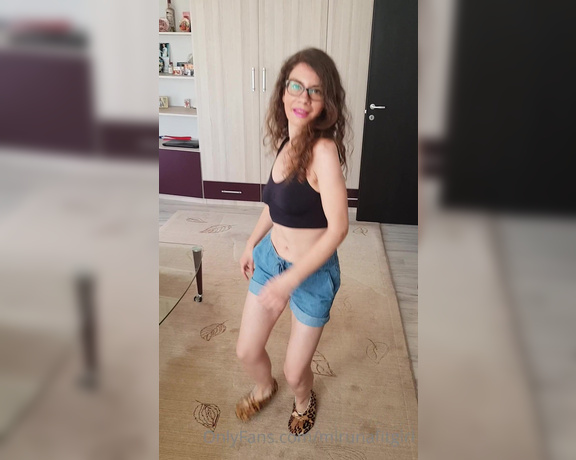 Miruna Fit Girl aka mirunafitgirl OnlyFans - A sensual dance for my Fans