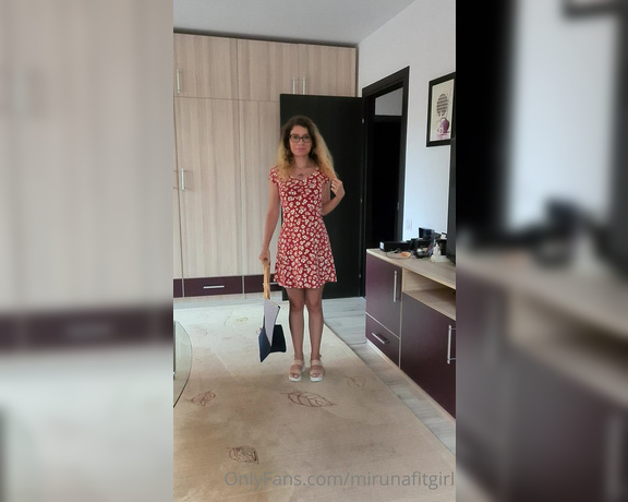 Miruna Fit Girl aka mirunafitgirl OnlyFans - Video of Me presenting my second outfit for the beach