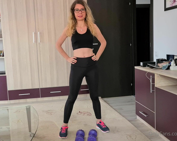 Miruna Fit Girl aka mirunafitgirl OnlyFans - ROLEPLAY Introducing myself as a Fitness Girl doing some exercises