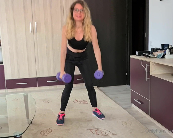 Miruna Fit Girl aka mirunafitgirl OnlyFans - ROLEPLAY Introducing myself as a Fitness Girl doing some exercises