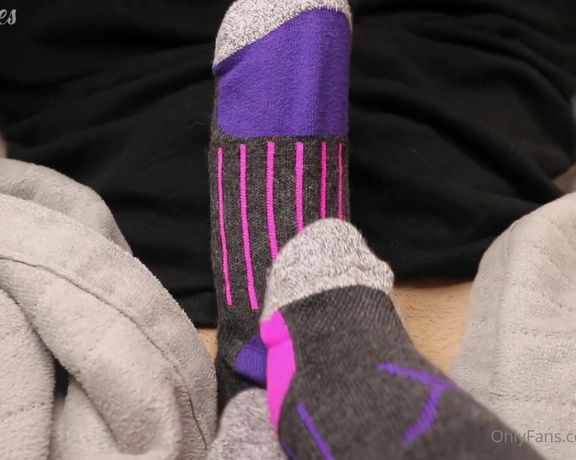 OnlySockies aka onlysockies OnlyFans - Blondie Gives Sockjob  Footjob CUSTOM) Message for customs videos and full sock collection!