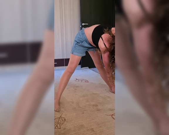 Miruna Fit Girl aka mirunafitgirl OnlyFans - Doing Yoga streching poses