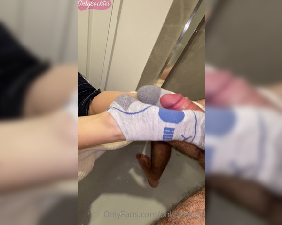 OnlySockies aka onlysockies OnlyFans - Best Sockjob! 6 Pairs) OF Exclusive video