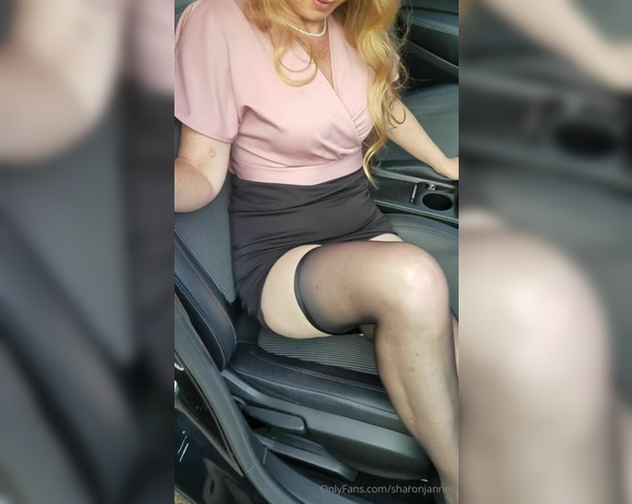 Sharon Janney aka sharonjanney OnlyFans - Feeling cheeky in my car  Remember to message me for custom videos to buy xxxx