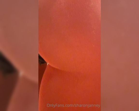 Sharon Janney aka sharonjanney OnlyFans - Shine on my res pantyhose,dont forget to message me for my more explicit videos to buyxx