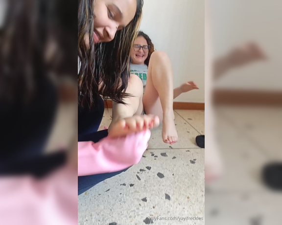 Yayifreckles aka yayifreckles OnlyFans - Sorry for the delay Here are two tickle videos with my Amiga Andrea The first video