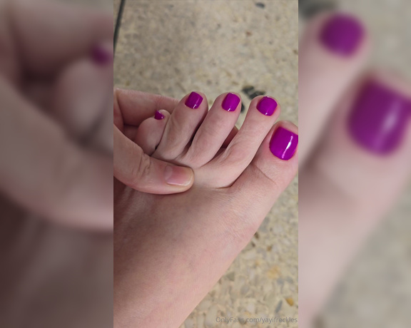 Yayifreckles aka yayifreckles OnlyFans - Well days my love this is my current pedicure color Ill be available for personalized videos